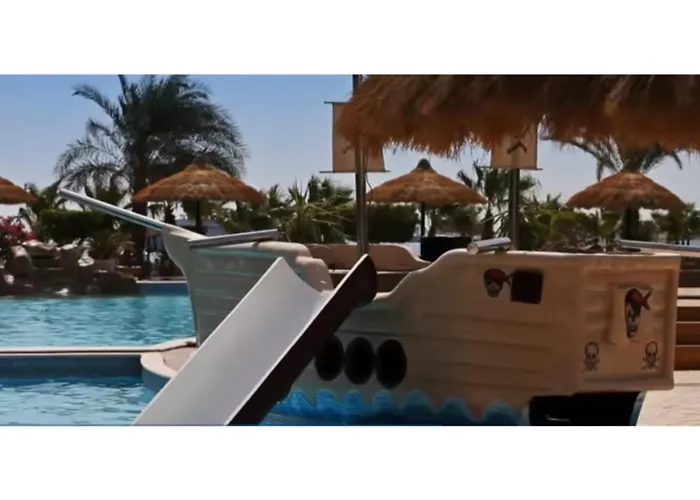لوتس باى ريزورت منتجع